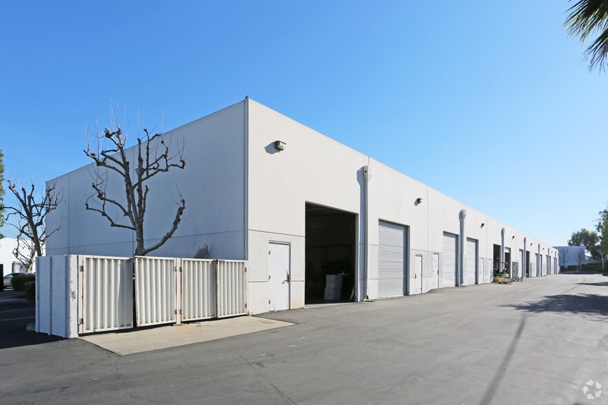 1300 Pioneer St, Brea, CA for lease - Building Photo - Image 2 of 7