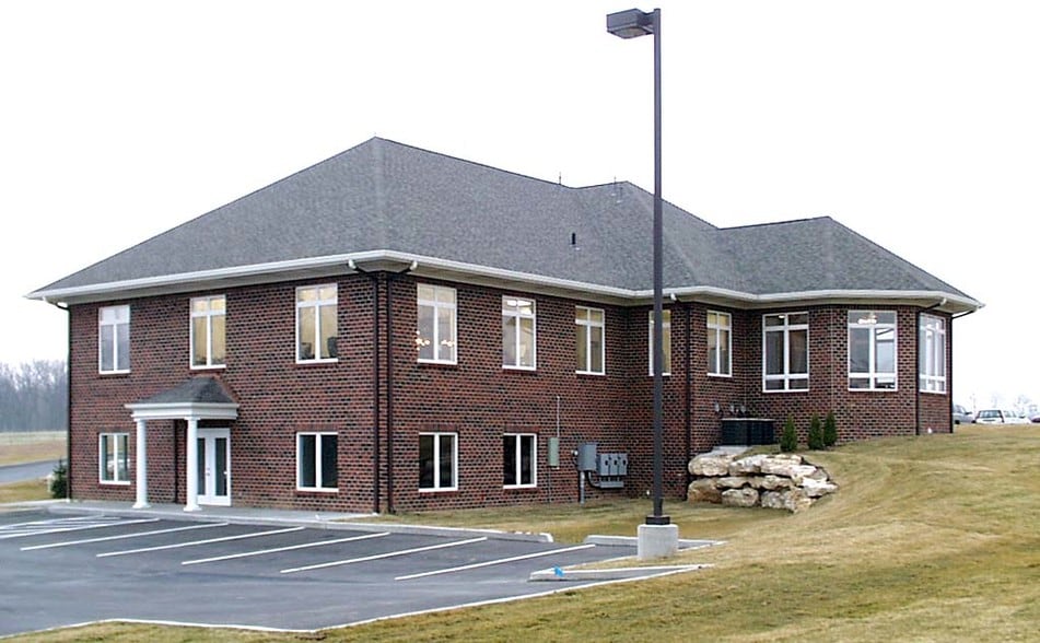 28 Hawk Ridge Cir, Lake Saint Louis, MO for lease - Other - Image 2 of 9