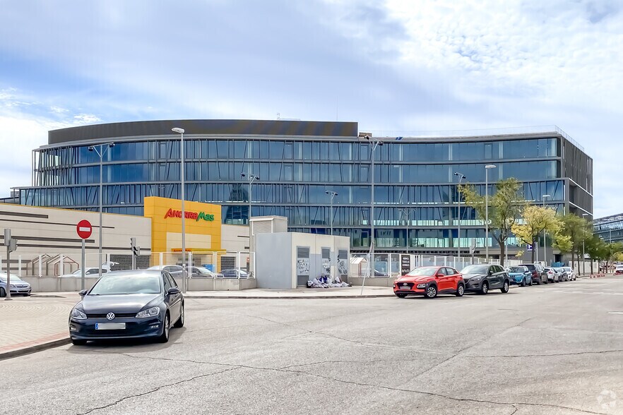 Office in Madrid, Madrid for lease - Primary Photo - Image 1 of 1