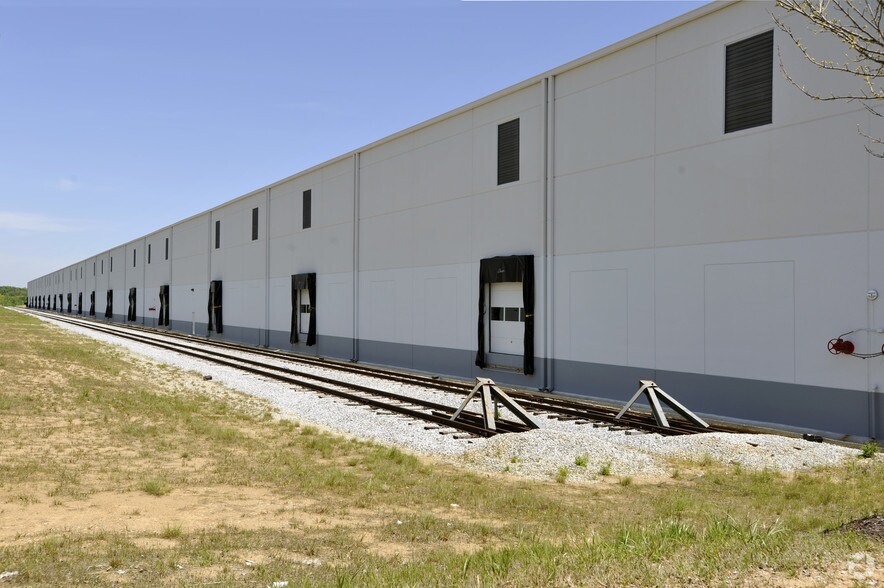 4475 S Fulton Pky, Atlanta, GA for lease - Building Photo - Image 2 of 2