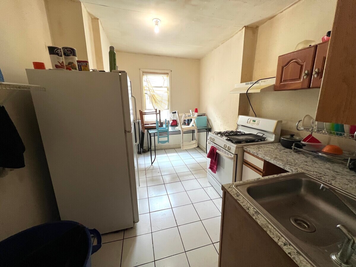 2 buildings Laundromat business 2 aparts Philadelphia, PA for Sale