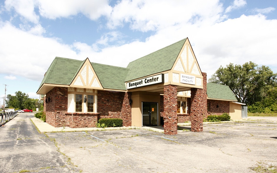 1519 W Bristol Rd, Flint, MI 48507