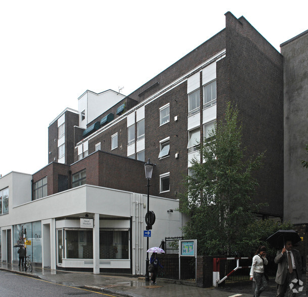 155-167 Fulham Rd, London for lease - Building Photo - Image 2 of 4