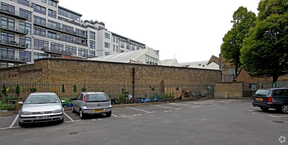 Bevin Way, London for lease - Building Photo - Image 2 of 2