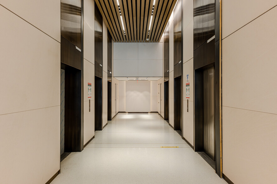 270 Madison Ave, New York, NY for lease - Lobby - Image 3 of 6