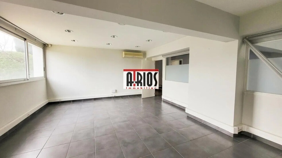 Office in Sanary-sur-Mer for sale - Building Photo - Image 3 of 17