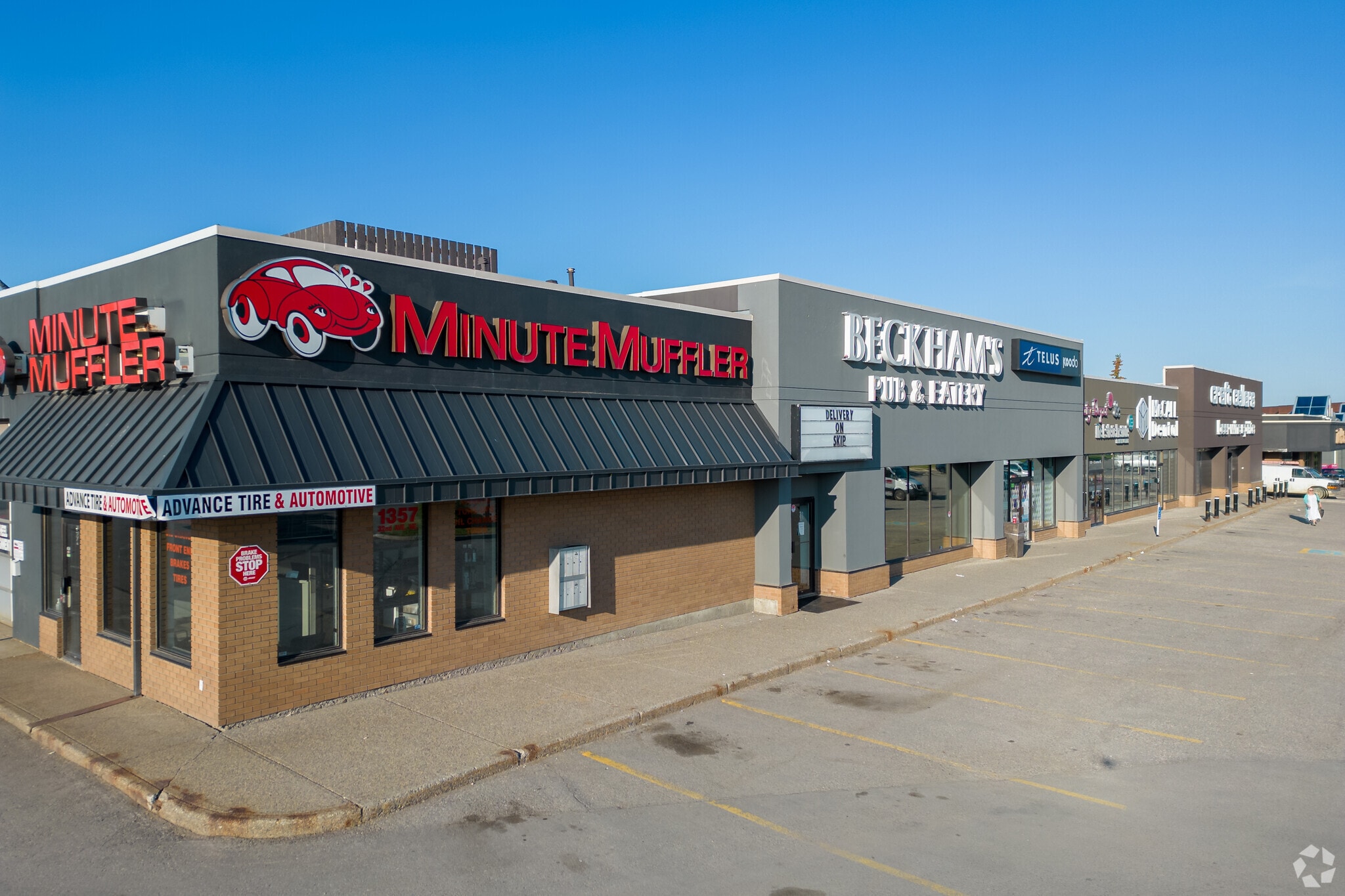 1345-1353 32 Av NE, Calgary, AB for lease Building Photo- Image 1 of 7