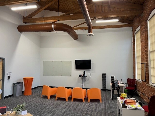 22 Mill St, Paterson, NJ for lease - Building Photo - Image 2 of 17