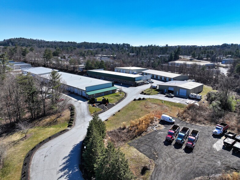 1-18 Business Park Cir, Arden, NC for lease - Building Photo - Image 1 of 14