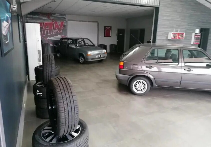 23 Rue Du Pressoir, Vernouillet for sale - Building Photo - Image 3 of 8