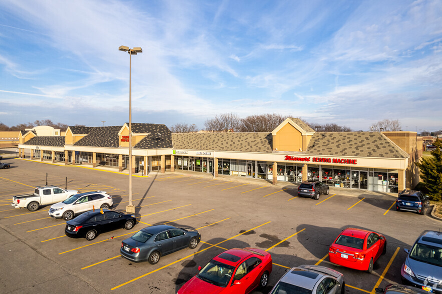 12200 W 95th St, Lenexa, KS for lease - Building Photo - Image 2 of 6