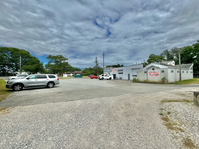 1175 W Main St, Riverhead, NY for sale - Building Photo - Image 2 of 21