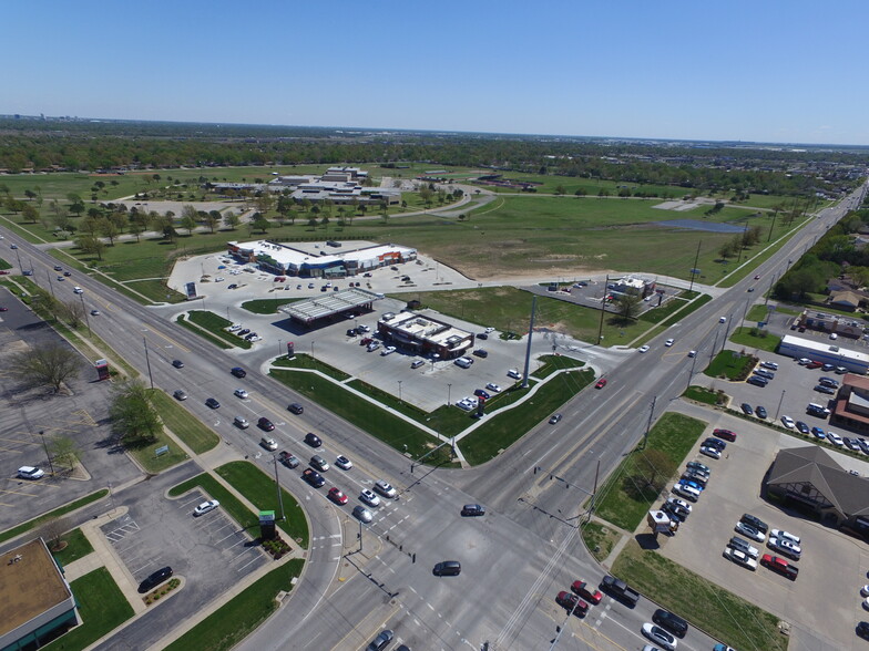 8641 W 13th St N, Wichita, KS for lease - Aerial - Image 3 of 9