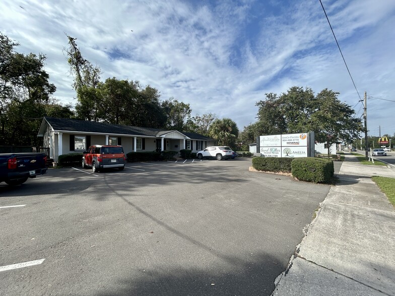 1963 S 8th St, Fernandina Beach, FL for lease - Building Photo - Image 2 of 19