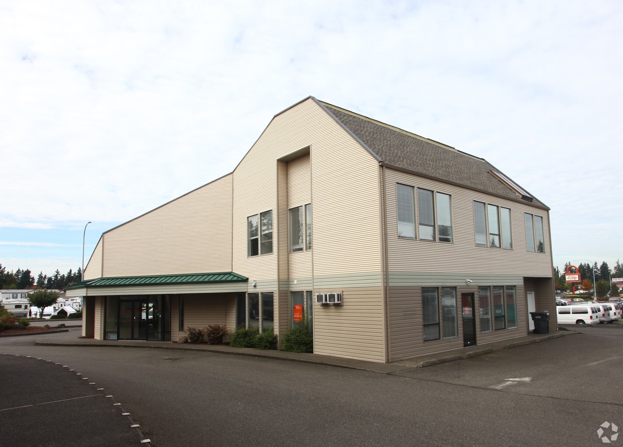 12511 Meridian Ave E, Puyallup, WA 98373 Hess Office Building