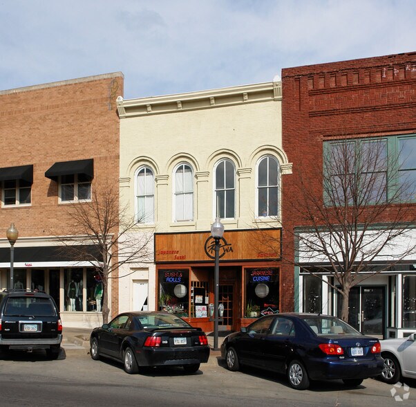 740 Massachusetts St, Lawrence, KS 66044 Retail for Sale