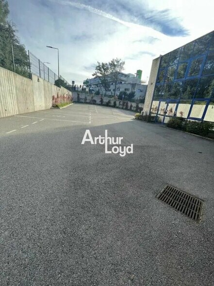 Flex in Antibes for lease - Building Photo - Image 3 of 4