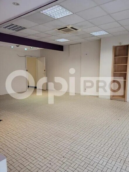 Retail in Gradignan for lease - Interior Photo - Image 3 of 4