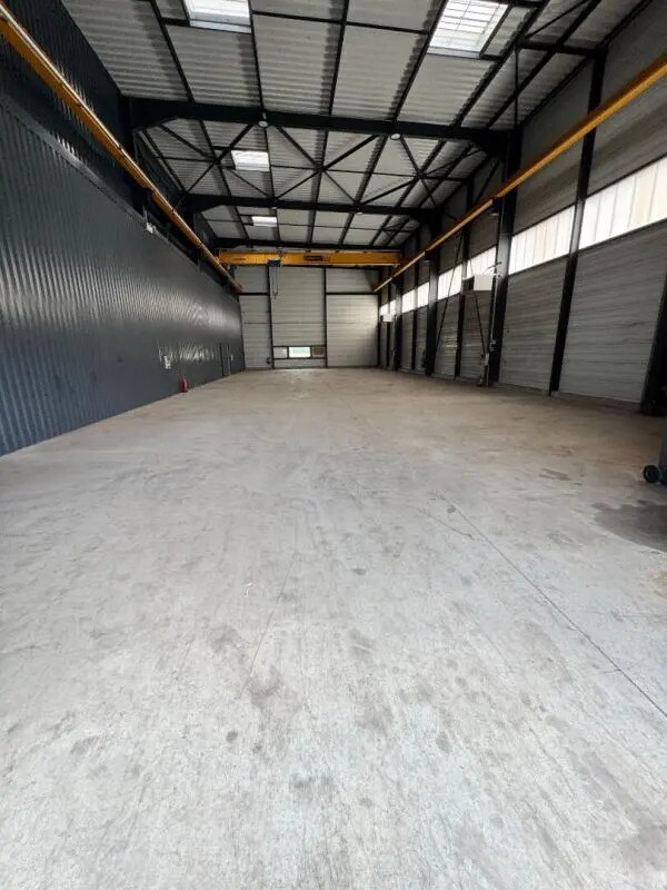Industrial in Saint-Avold for lease Interior Photo- Image 1 of 7
