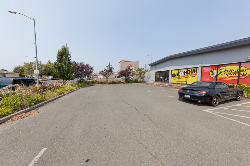 1400 Petaluma Hill Rd, Santa Rosa, CA for sale - Building Photo - Image 1 of 1