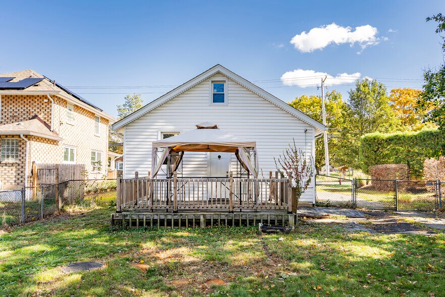 29 Wilson Ave, Manalapan Township, NJ for sale - Building Photo - Image 2 of 12