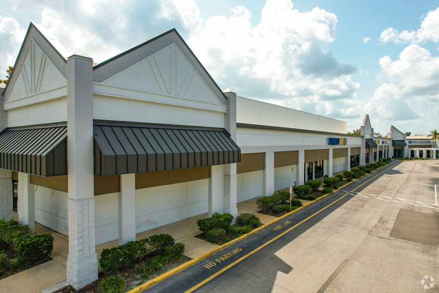 1903 Lumsden Rd, Brandon, FL for lease - Building Photo - Image 2 of 10