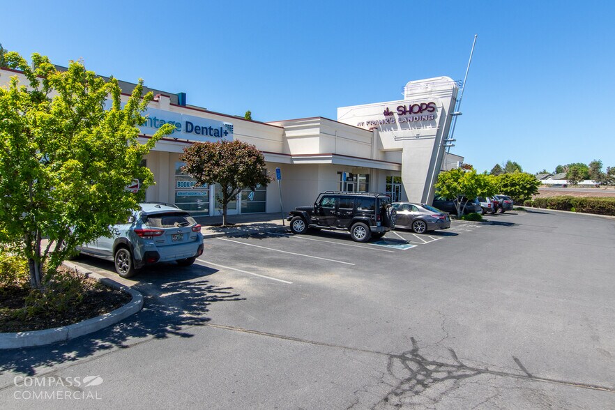 3853 SW 21st Pl, Redmond, OR for sale - Primary Photo - Image 1 of 1