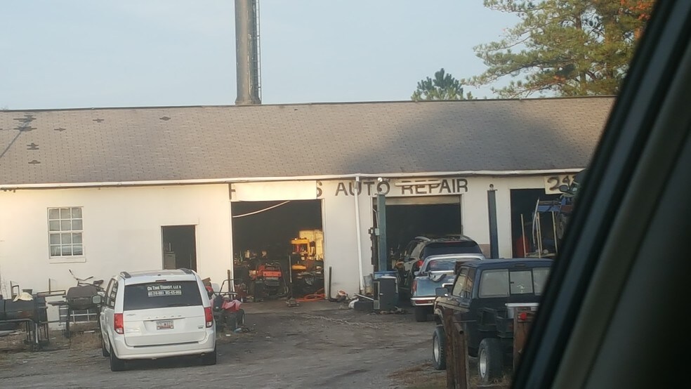 646 Black River Rd, Camden, SC for sale - Primary Photo - Image 1 of 1