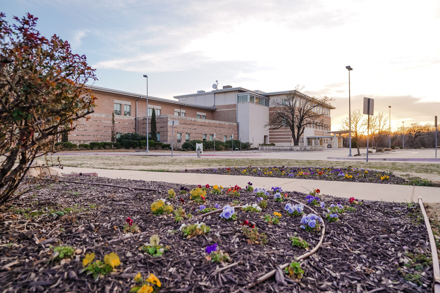 1903 Doctors Hospital Dr, Bridgeport, TX for lease - Primary Photo - Image 1 of 7