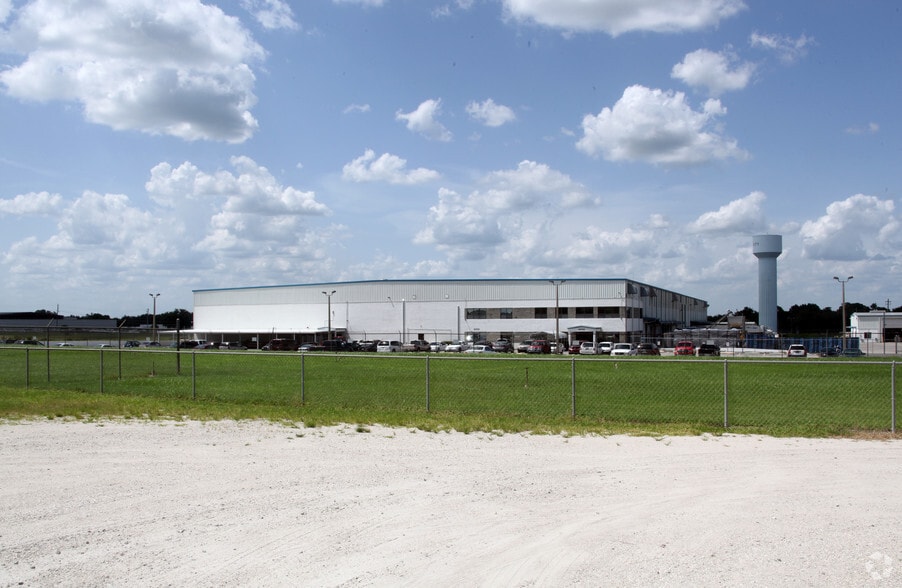 4006 N Airport Rd, Plant City, FL for sale - Building Photo - Image 3 of 16