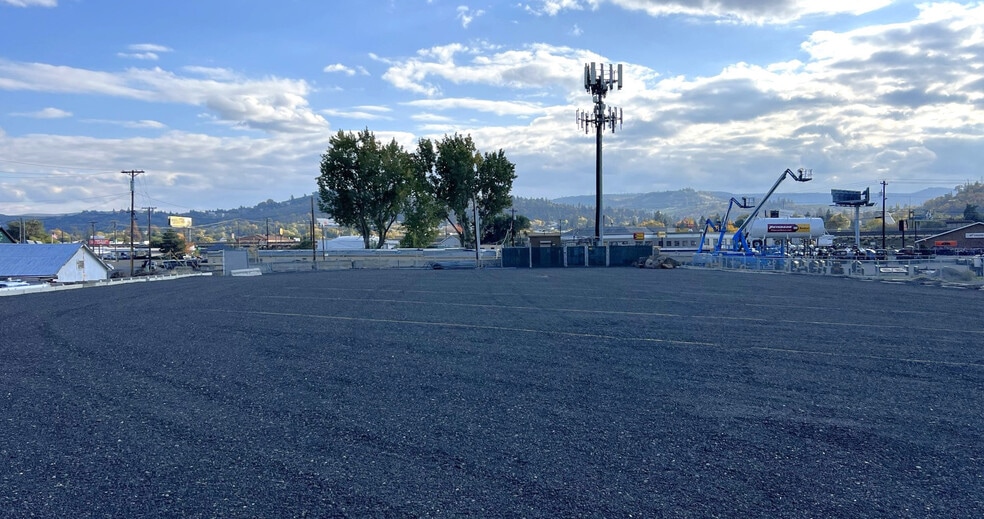215 Terminal Ave, The Dalles, OR for sale - Building Photo - Image 1 of 3