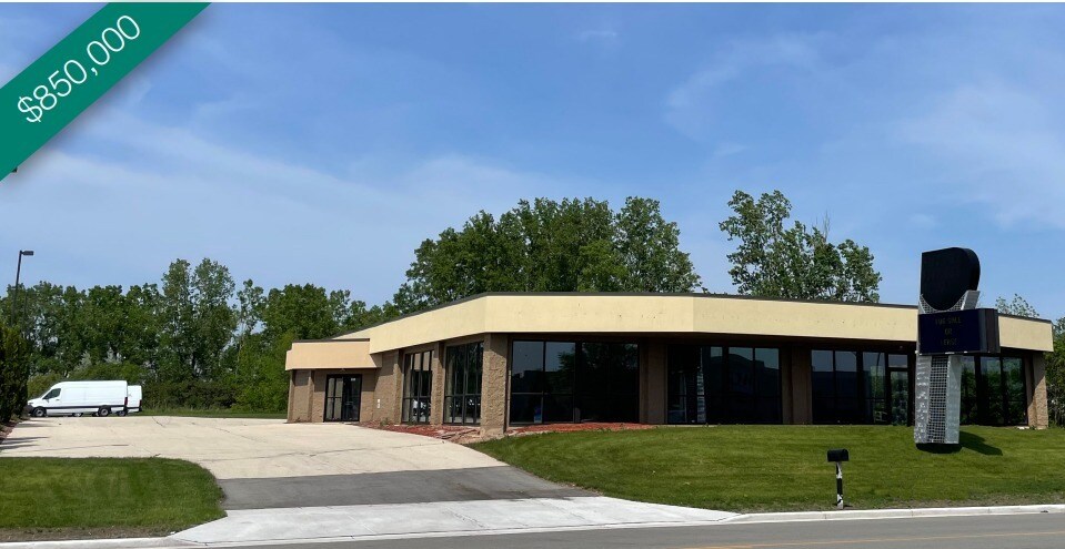 830 Vanderperren Way, Green Bay, WI for sale Primary Photo- Image 1 of 1