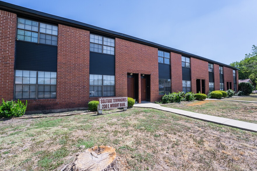 230 E Wright Blvd, Universal City, TX for sale - Building Photo - Image 1 of 1