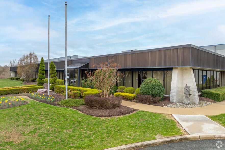 150 Milford Rd, East Windsor, NJ for lease - Primary Photo - Image 1 of 5