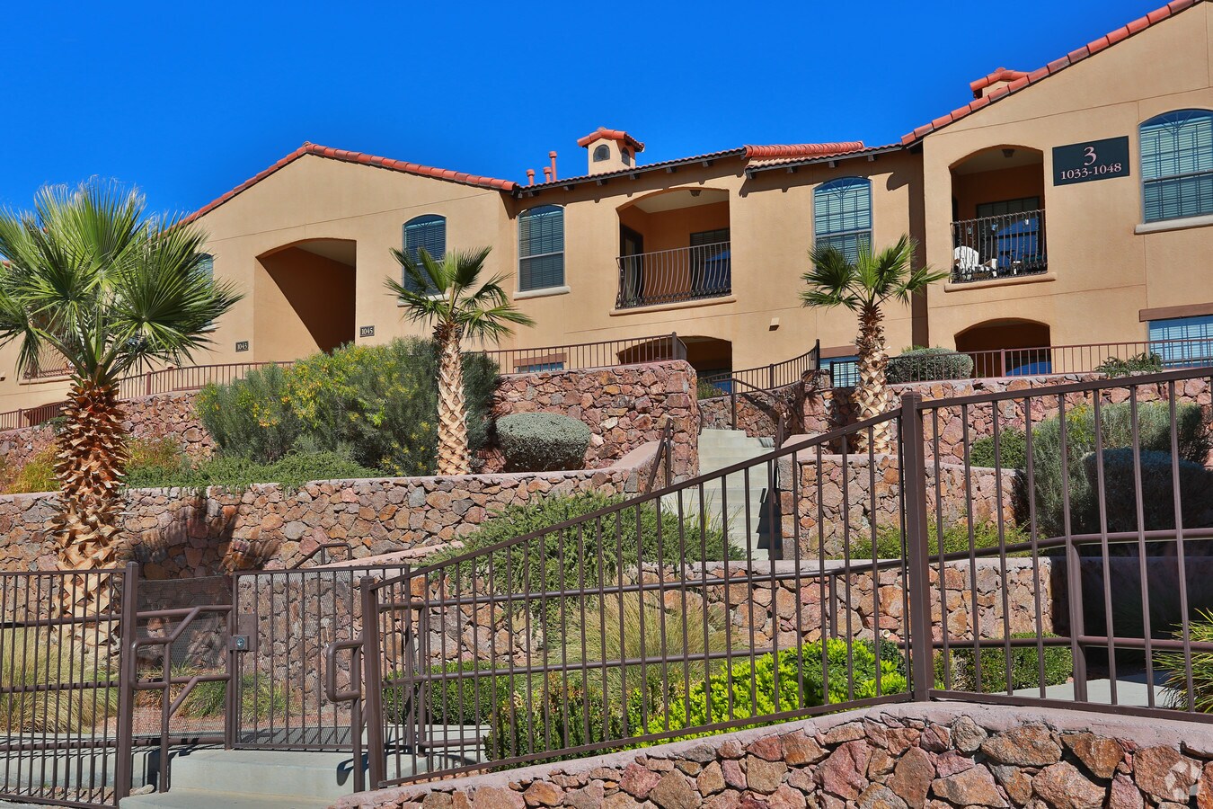 415 S Mesa Hills Dr, El Paso, TX 79912 Property Record