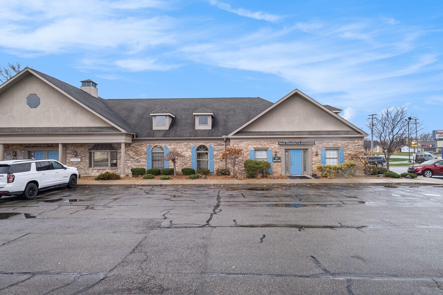 1063 W Hill Rd, Flint, MI for sale - Building Photo - Image 2 of 29