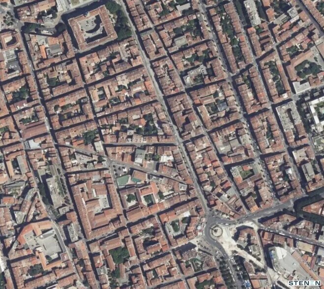 Retail in Marseille for lease - Building Photo - Image 3 of 5