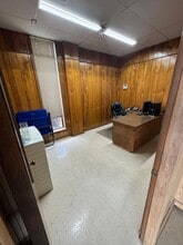 2032 Sylvester Dr, Moultrie, GA for sale Interior Photo- Image 2 of 25