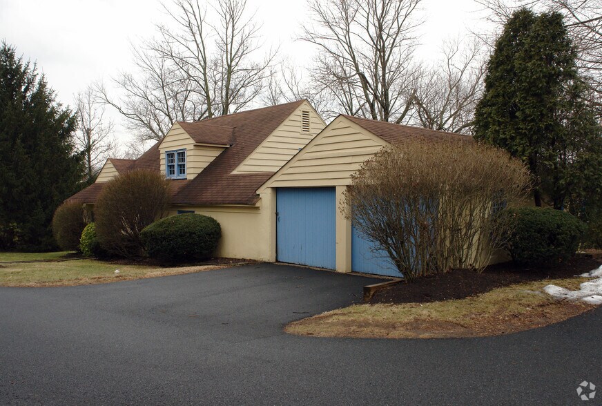 831 Dekalb Pike, Blue Bell, PA for sale - Building Photo - Image 2 of 2