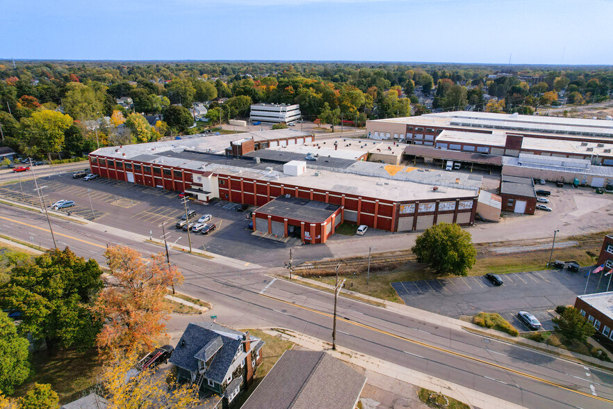 111 W Mount Hope Ave, Lansing, MI for lease - Aerial - Image 2 of 6