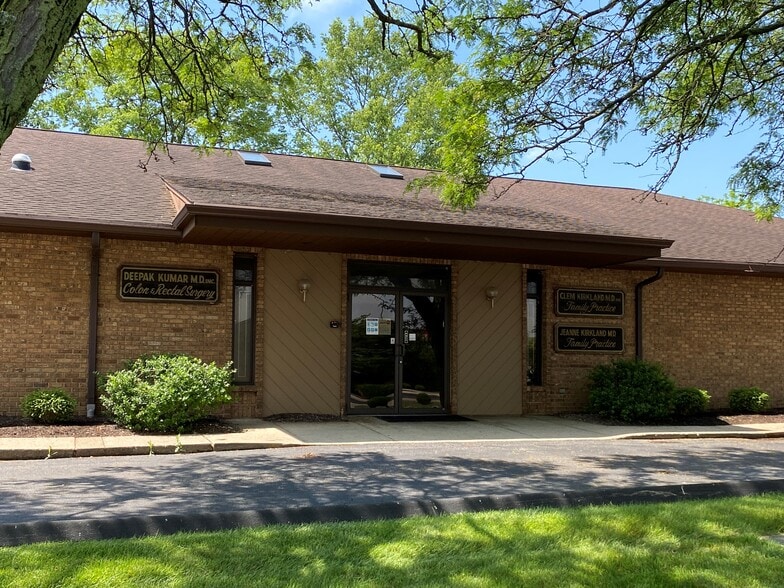 5928-5932 Springboro Pike, Dayton, OH for lease - Building Photo - Image 2 of 7