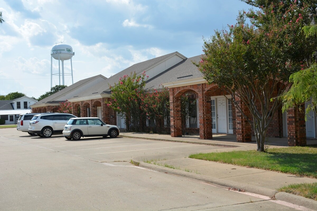 2400 Roosevelt Dr, Arlington, TX for sale Primary Photo- Image 1 of 1
