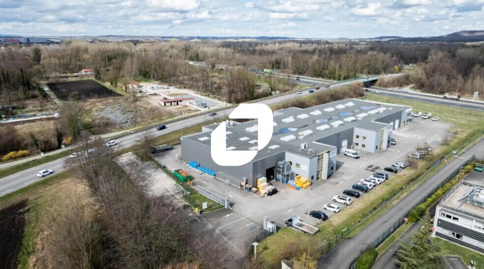 Office in La Verpillière for lease - Building Photo - Image 1 of 95