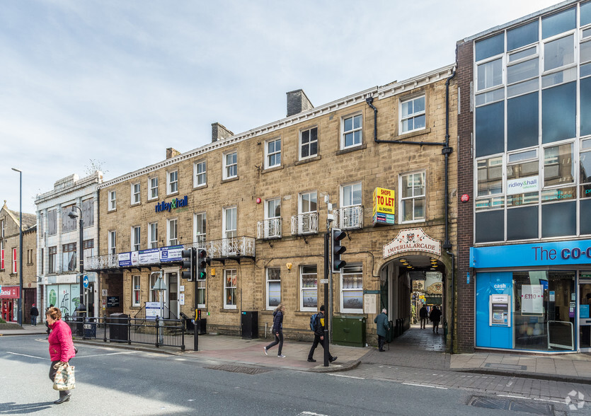 Imperial Arcade, Huddersfield for lease - Building Photo - Image 3 of 9