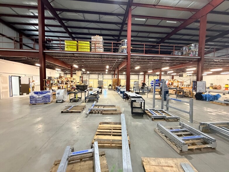 2205 Bremer Rd, Fort Wayne, IN for sale - Building Photo - Image 3 of 9