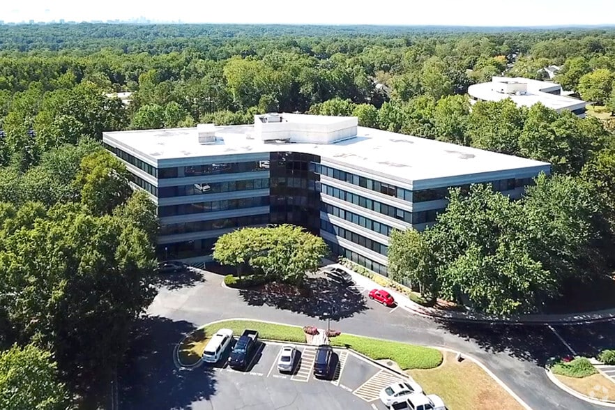 6100 Lake Forrest Dr NW, Atlanta, GA for lease - Building Photo - Image 1 of 15