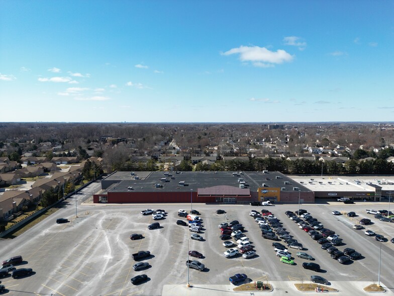 41701-41941 Garfield Rd, Clinton Township, MI for lease - Building Photo - Image 3 of 33