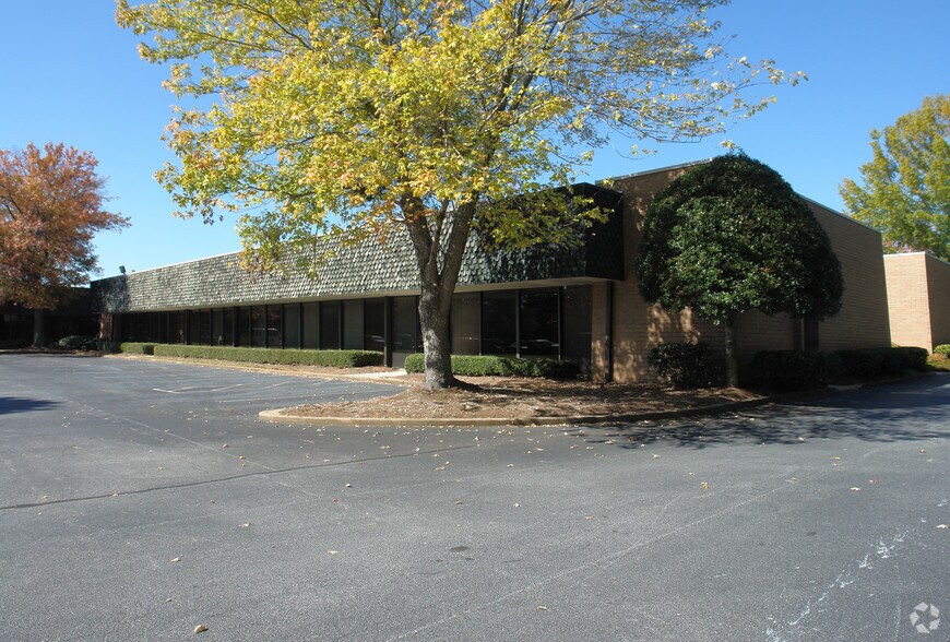 6855 Jimmy Carter Blvd, Norcross, GA for sale - Primary Photo - Image 1 of 5