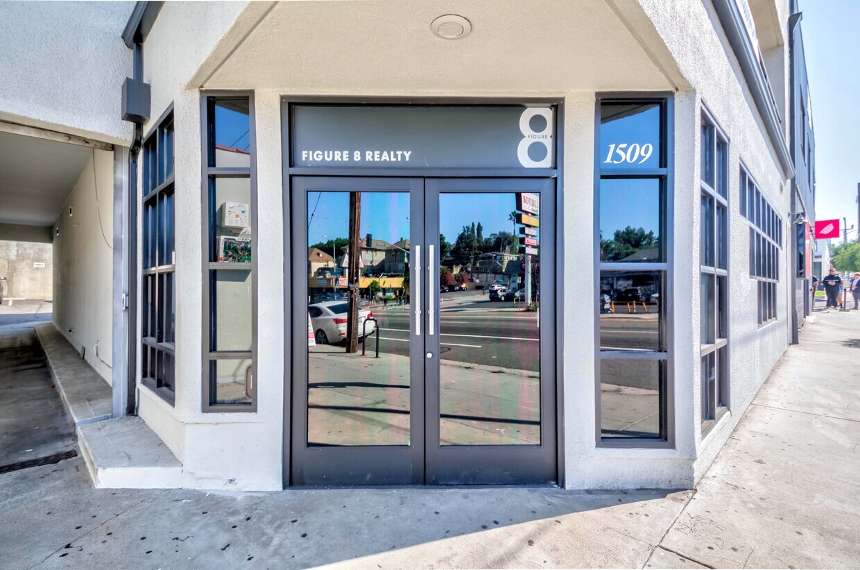 1509 W Sunset Blvd, Los Angeles, CA for lease Building Photo- Image 1 of 16