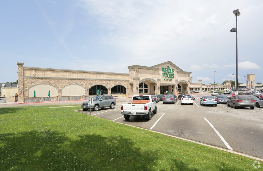 801-841 E Lamar Blvd, Arlington, TX for sale - Primary Photo - Image 1 of 1